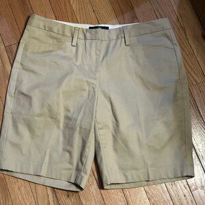 Lands End Womens Size 10P Beige Bermuda Chino‎ Shorts